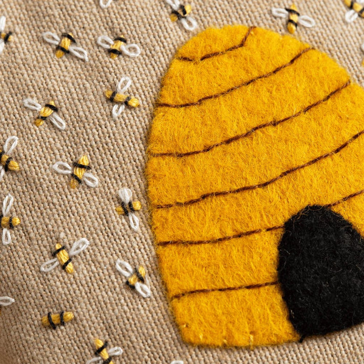 Default Bees Sachets - Corinne Lapierre Embroidery Kit