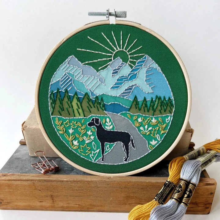 Default Rikrack Embroidery Kit Trail Dog