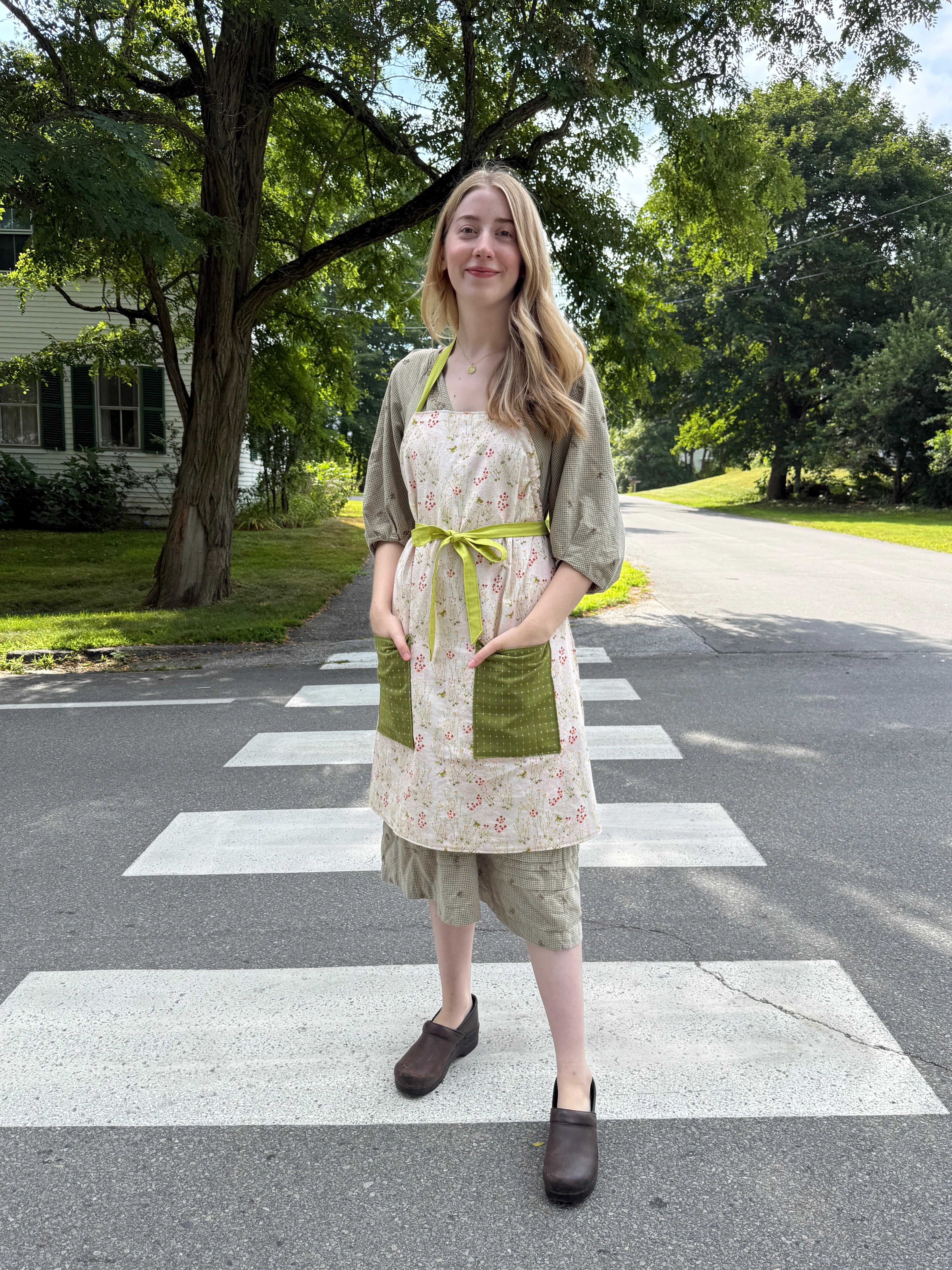 The Cedar Street Apron Sewing Pattern – Fiddlehead Artisan Supply