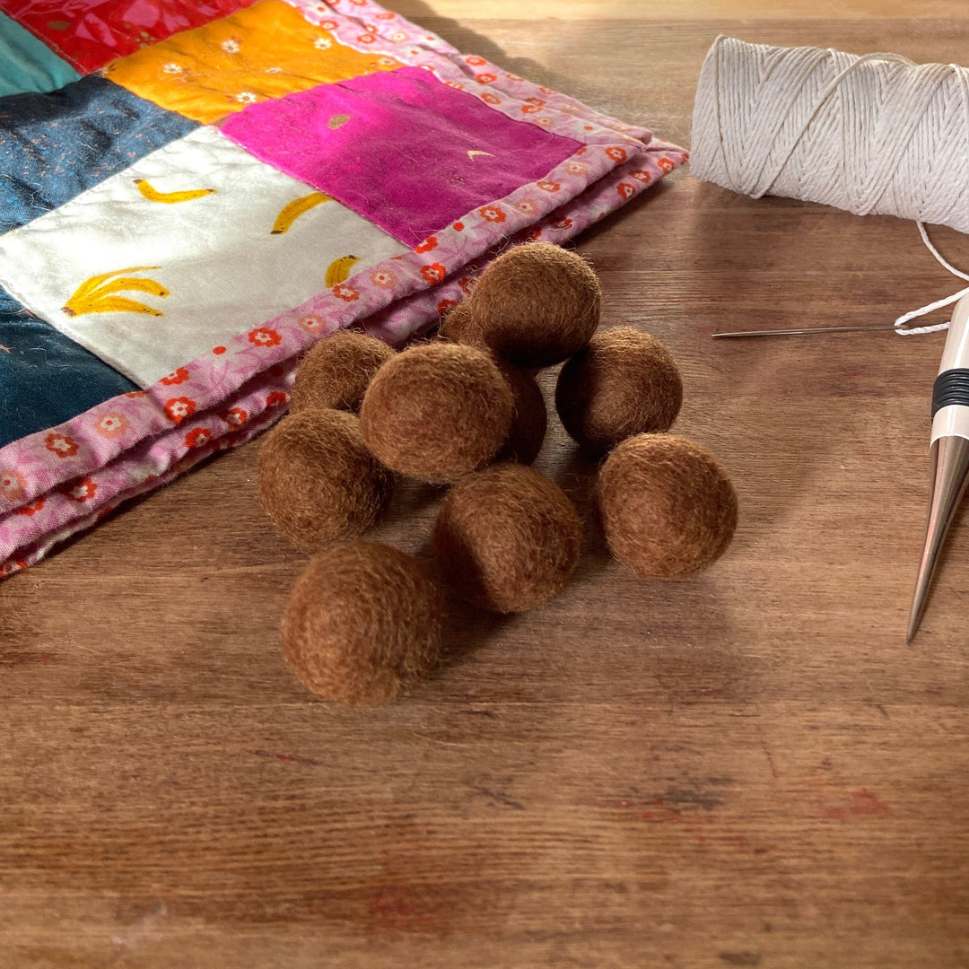 Default Wool Felt Balls - #16 Nutmeg - Ten 1" Balls, 2.2cm