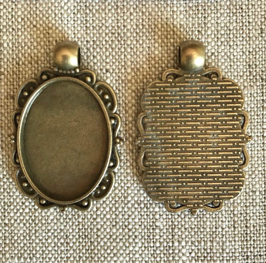Bezel Pendant, Oval with Lacy Edge, in Antique Bronze, 18x25mm Tray, Four Pieces