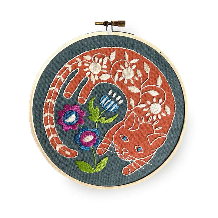 Garden Cat - Embroidery Kit - Rikrack