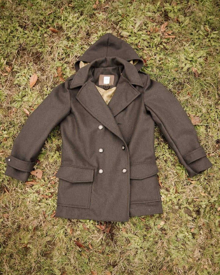 Goldstream Peacoat, Thread Theory