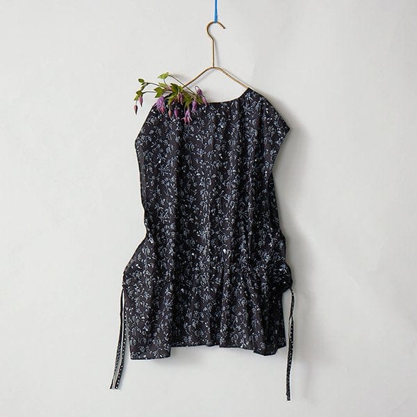 nani IRO Organic Lawn - Bear Fruits in Color E