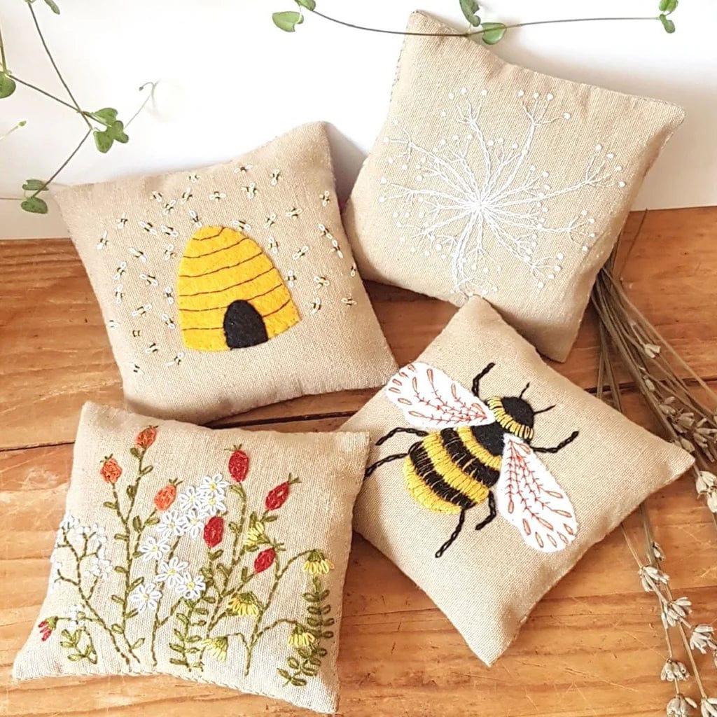 Default Bees Sachets - Corinne Lapierre Embroidery Kit