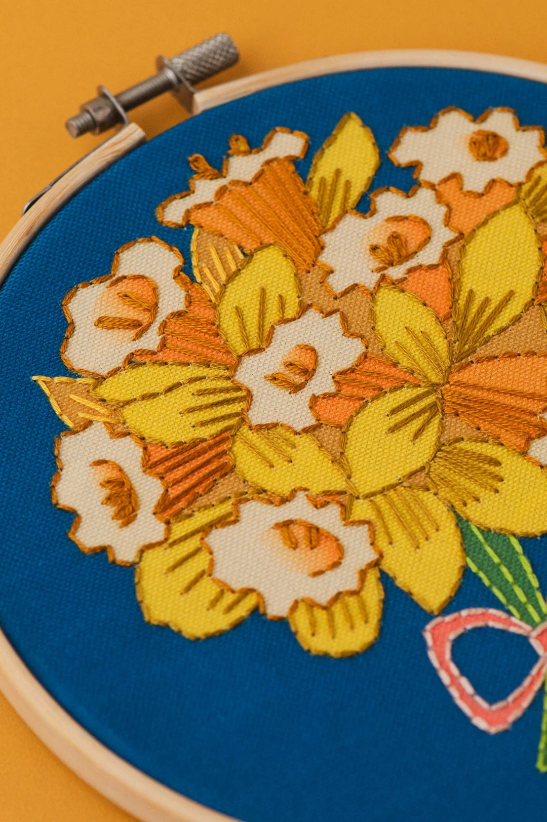 Default Daffodil Embroidery Kit - Rikrack