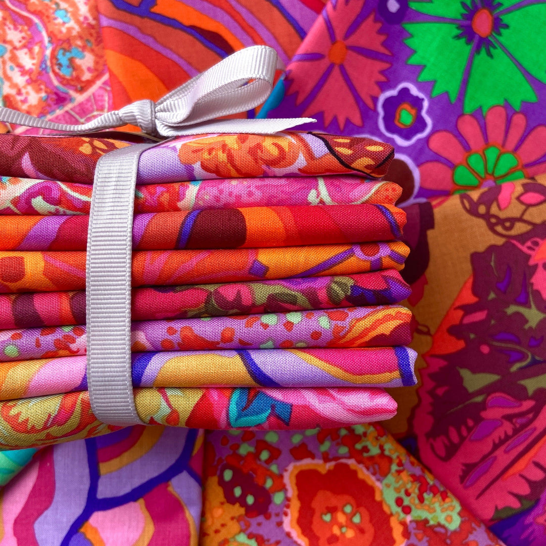 Default Kaffe Fassett Bundle in Pink - 8 FQs