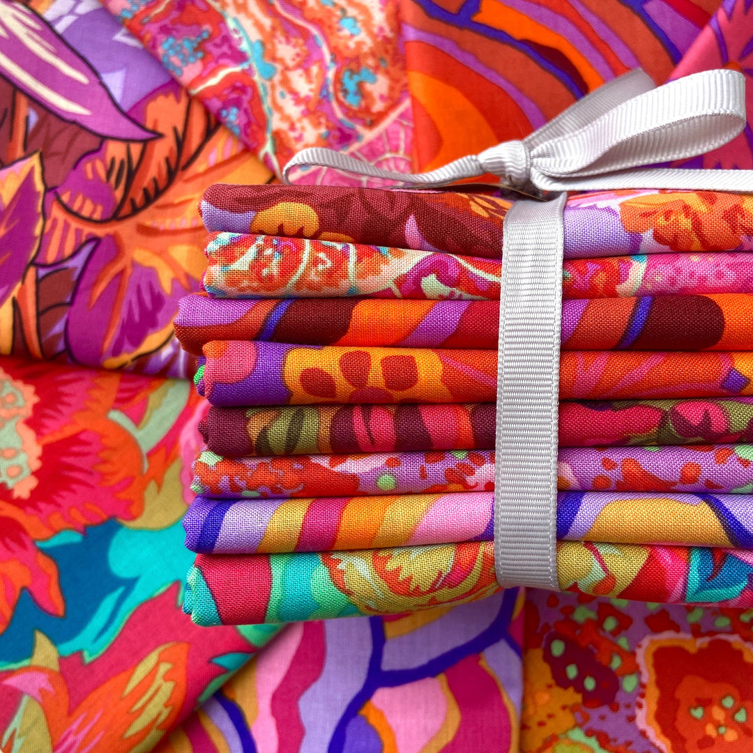 Default Kaffe Fassett Bundle in Pink - 8 FQs