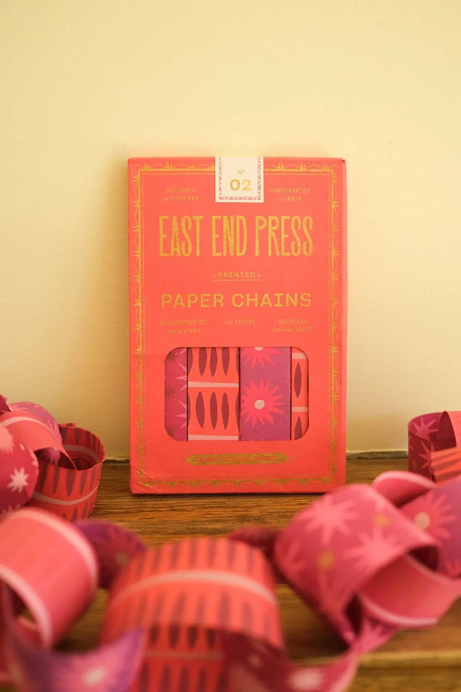 Default Pink & Red Paper Chain Kit from East End Press