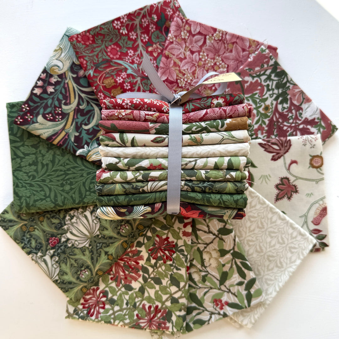 Default Suffolk Holiday FQ Bundle - The Original Morris & Co - 10 FQs