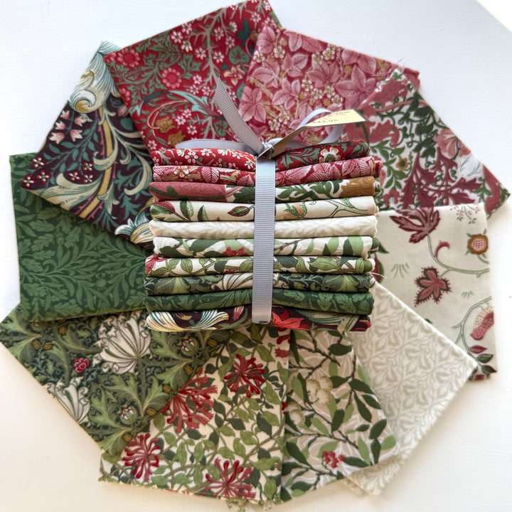 Default Suffolk Holiday FQ Bundle - The Original Morris & Co - 10 FQs
