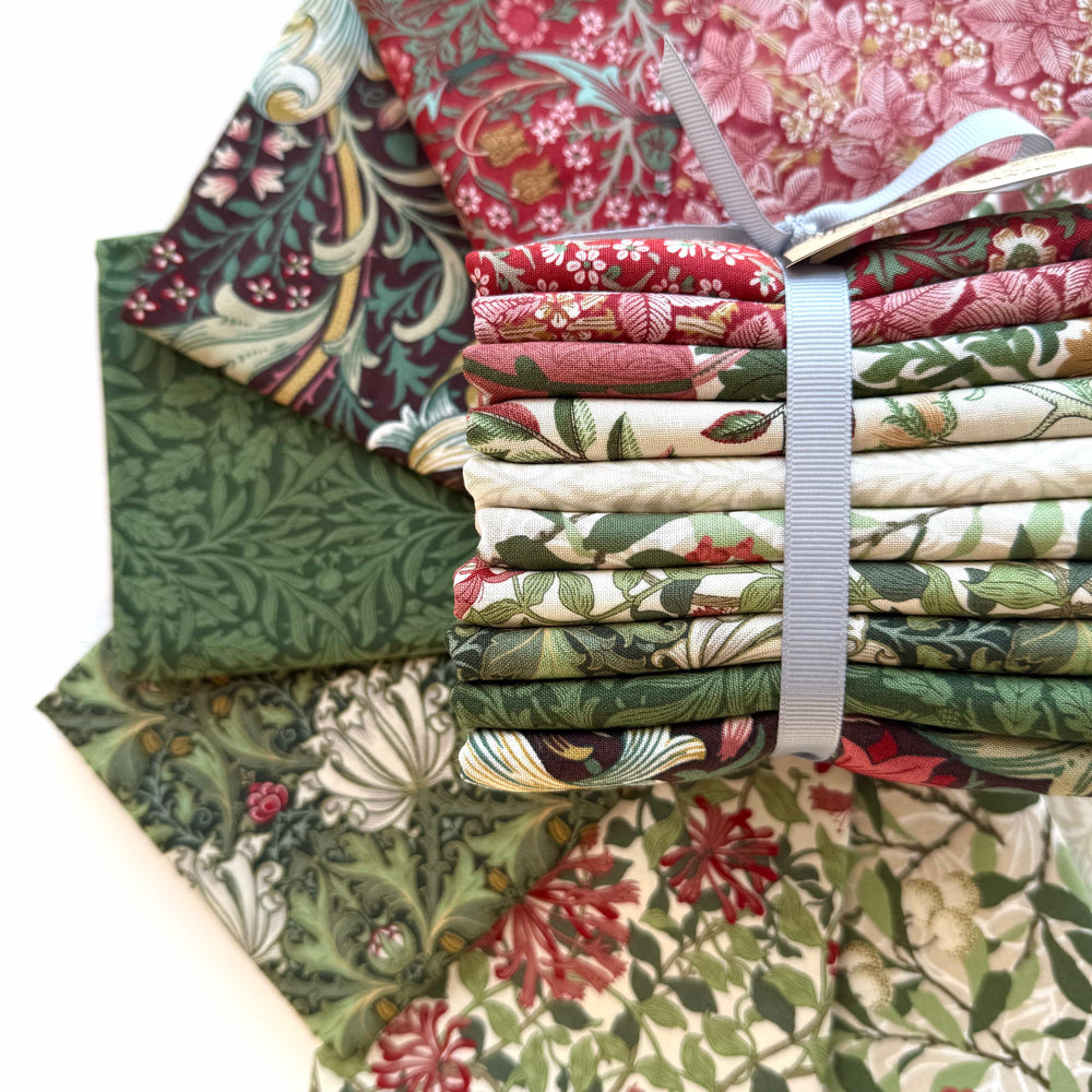 Default Suffolk Holiday FQ Bundle - The Original Morris & Co - 10 FQs