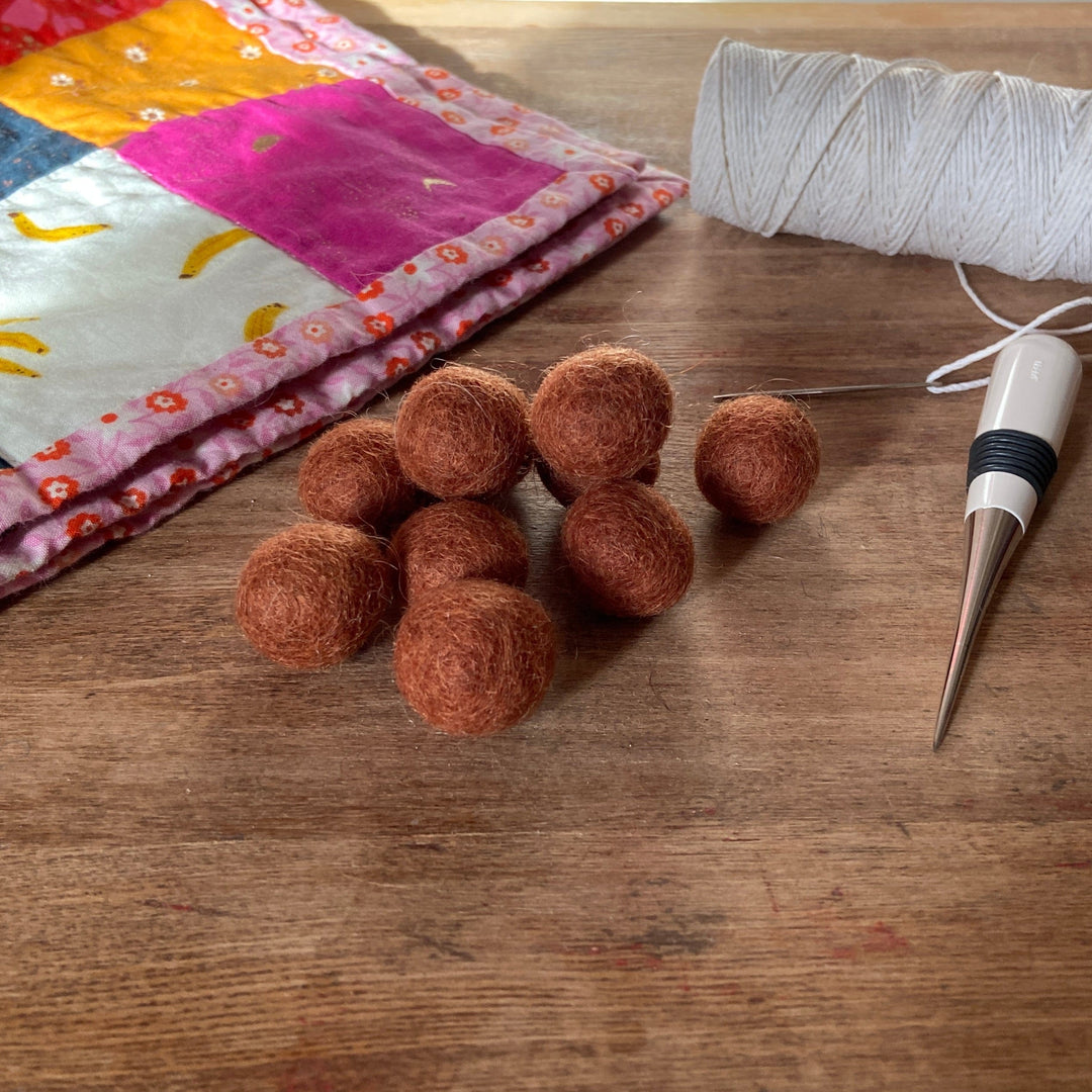 Default Wool Felt Balls - #15 Chestnut - Ten 1" Balls, 2.2cm