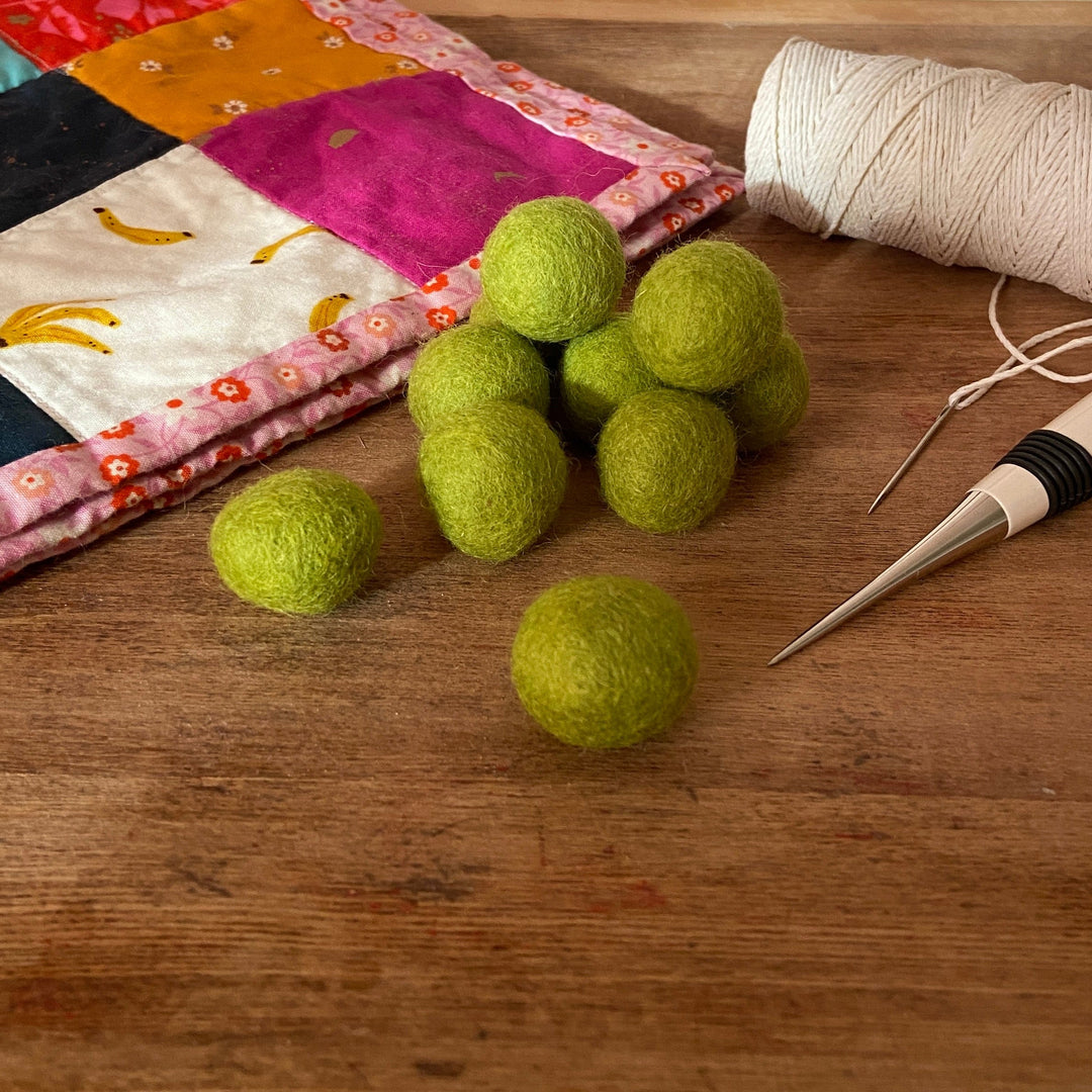 Default Wool Felt Balls - #30 Moss - Ten 1" Balls, 2.2cm