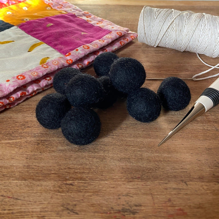 Default Wool Felt Balls - #6 Kohl - Ten 1" Balls, 2.2cm